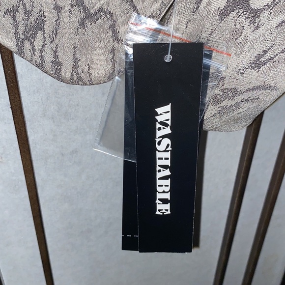 2 piece suite - Picture 6 of 6